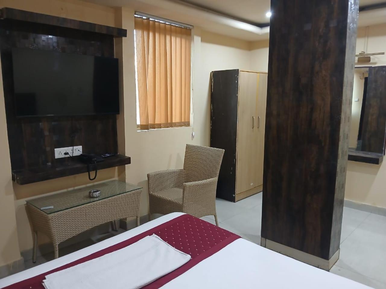 Blossoms Room Holiday Inn- Lakdikapul Hyderabad Luaran gambar