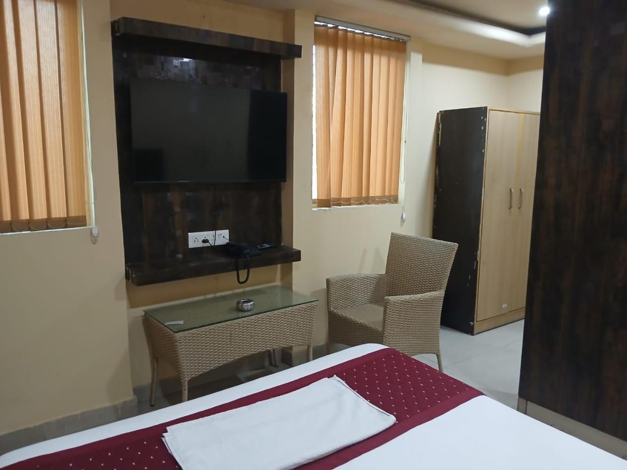 Blossoms Room Holiday Inn- Lakdikapul Hyderabad Luaran gambar