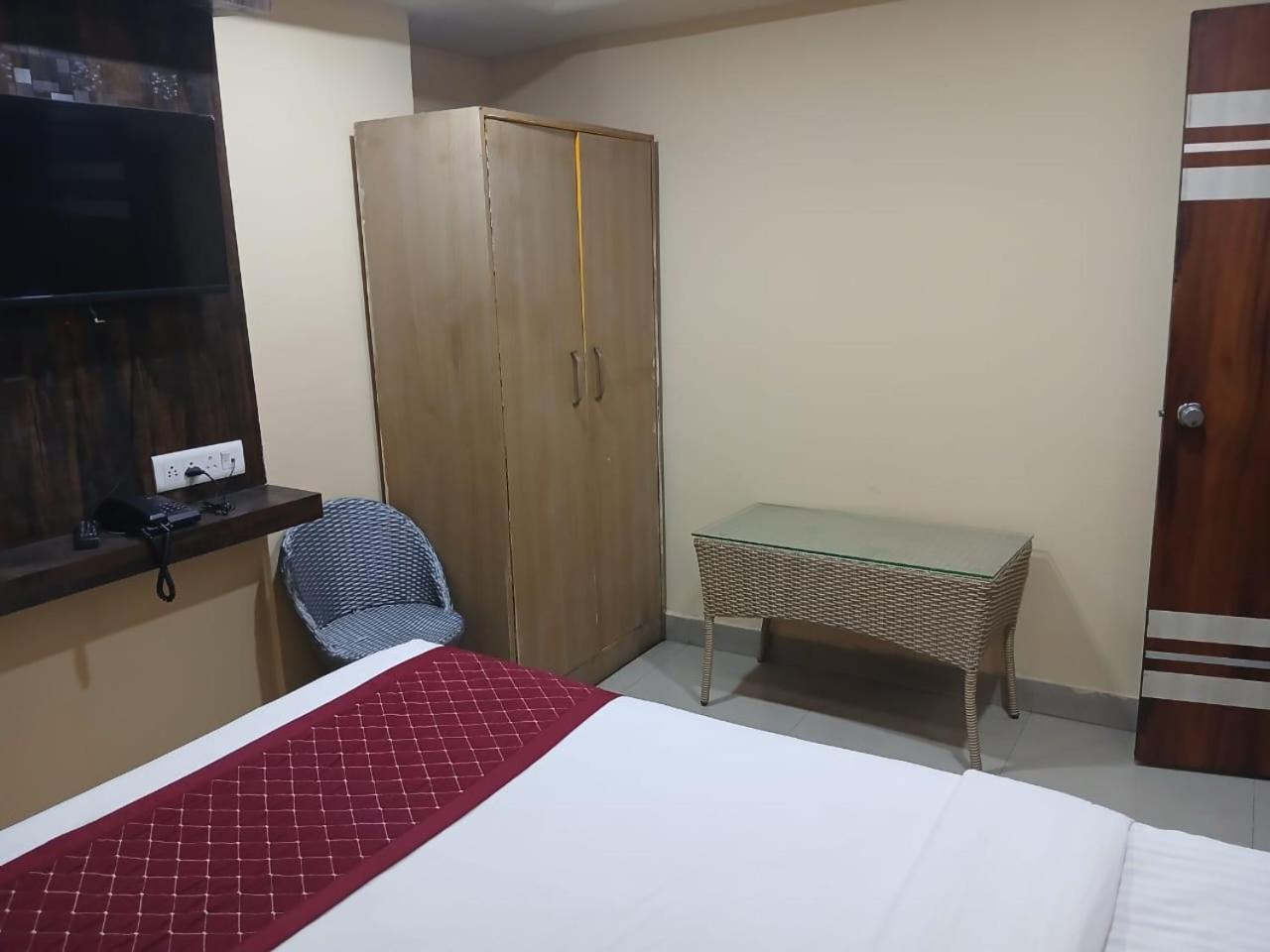 Blossoms Room Holiday Inn- Lakdikapul Hyderabad Luaran gambar