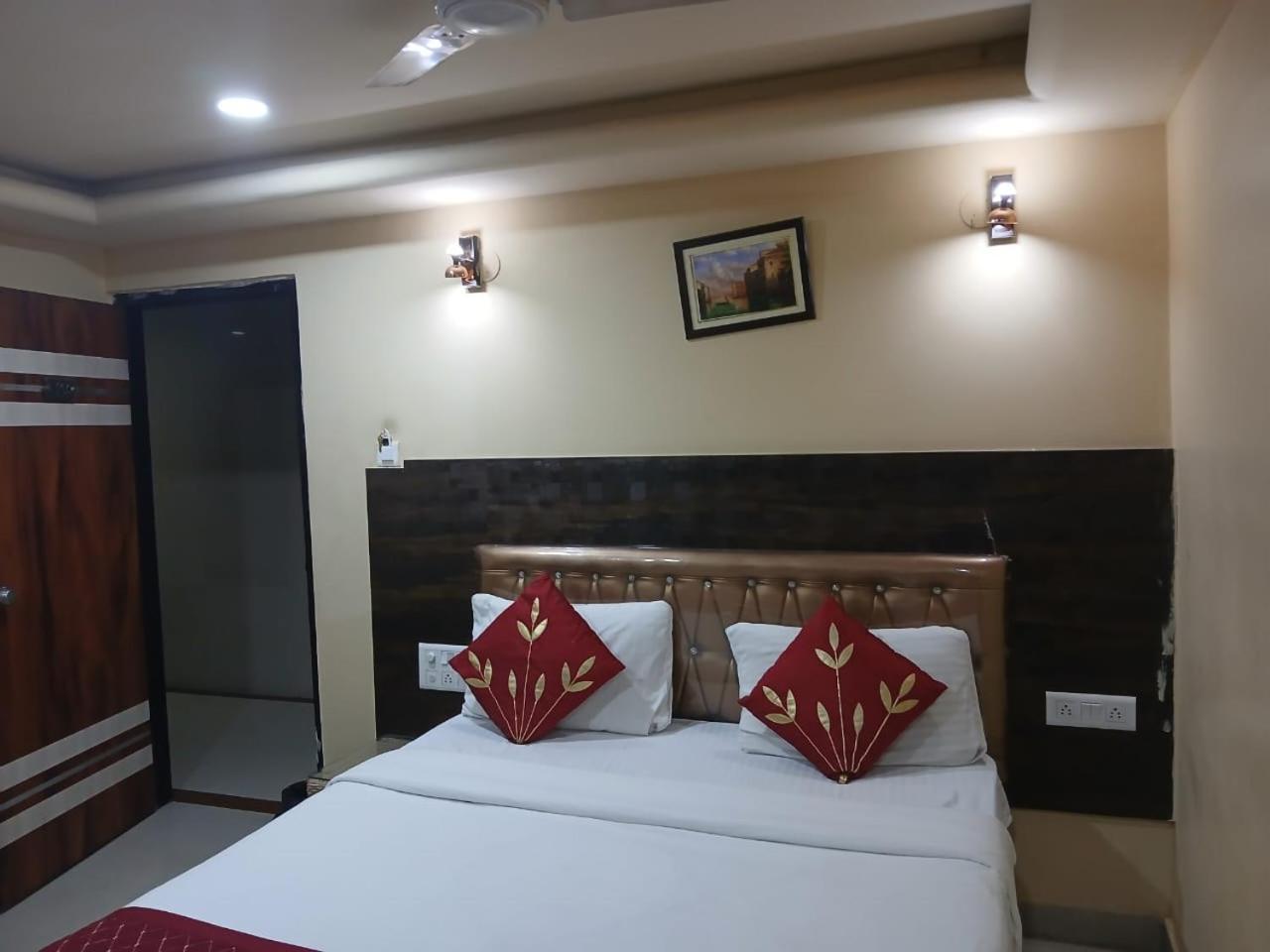 Blossoms Room Holiday Inn- Lakdikapul Hyderabad Luaran gambar