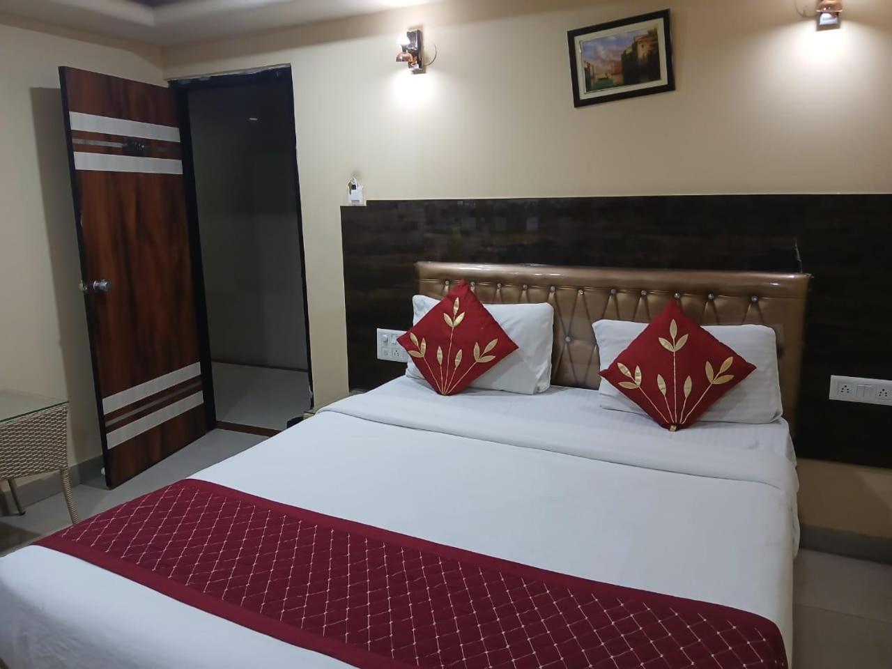 Blossoms Room Holiday Inn- Lakdikapul Hyderabad Luaran gambar